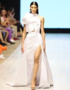 Industria moda se mantiene firme contra viento y marea
