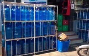 Pro Consumidor arremeterá contra comercios que exponen botellones de agua al sol