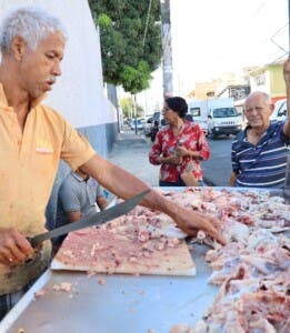 PLD reitera denuncia por alto precio del pollo en Navidad