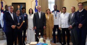 Visita de los medallistas baja el estrés palaciego