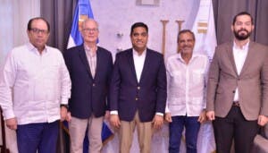 Pondera los aportes industria del béisbol