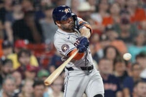 José Altuve se destapa con dos cuadrangulares