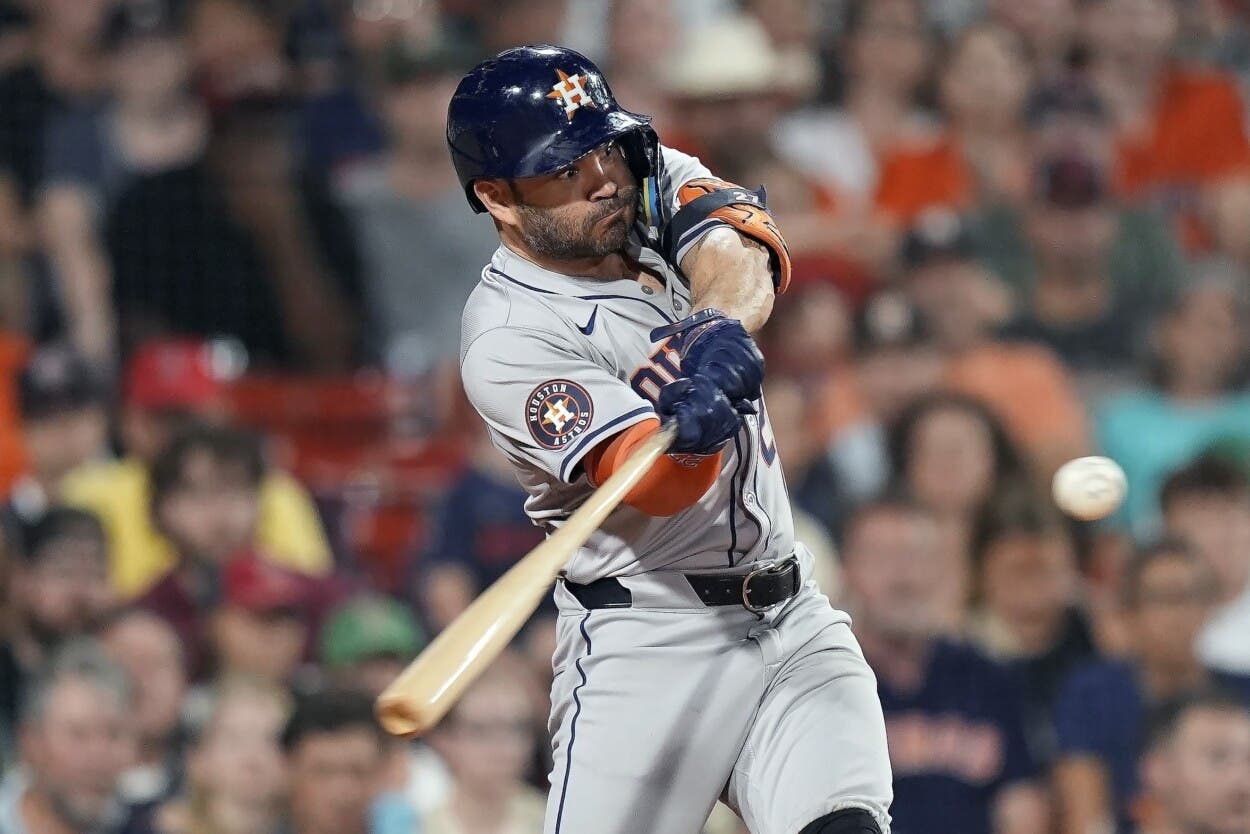 José Altuve se destapa con dos cuadrangulares