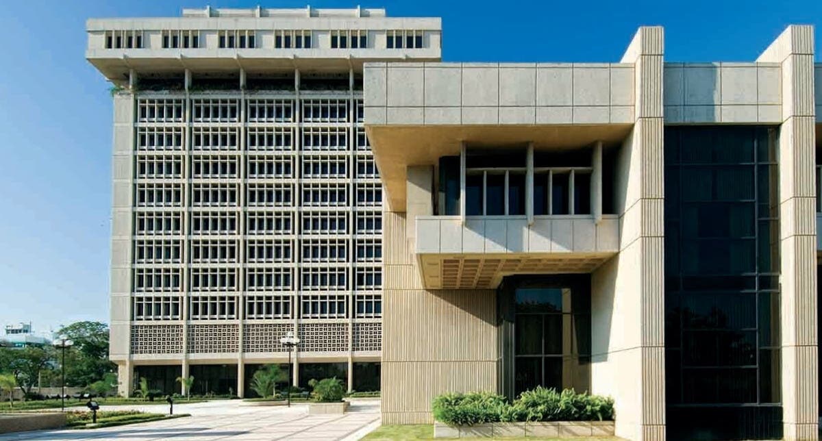 RD reduce su tasa de política monetaria por primera vez en nueve meses     