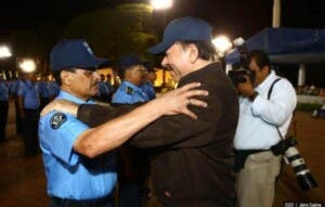 Policía de Nicaragua detiene al jefe de escoltas del presidente Ortega por “desobediencia»