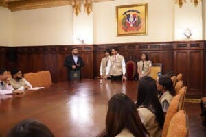 Visitas jóvenes del programa «Enséñame a Trabajar» al Palacio Nacional