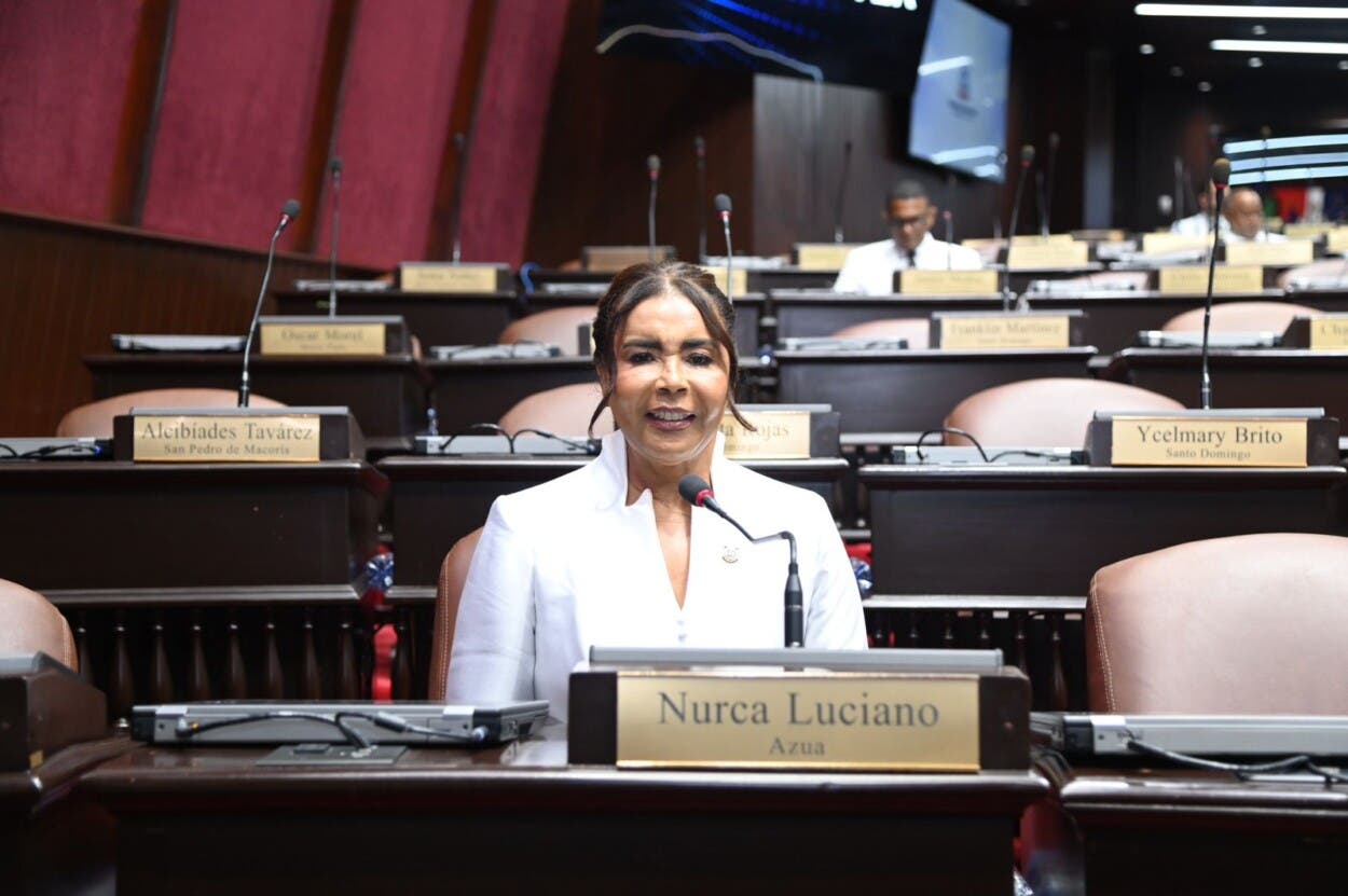 Diputada asegura estar comprometida con el progreso de Azua