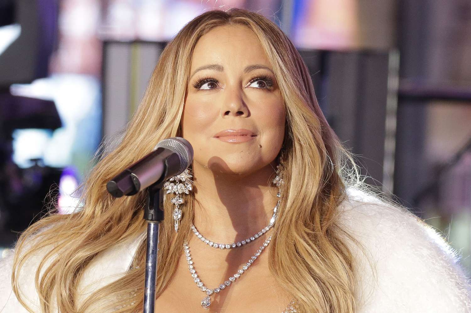 Mariah Carey con el “corazón partido” por la muerte de su madre y su hermana el mismo día