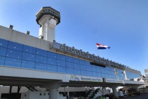 Detienen a 2 dominicanos con pasaportes falsos en Paraguay