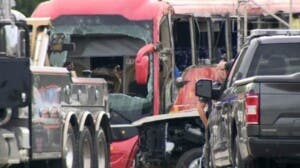 Mueren 7 personas en accidente autobús en EU