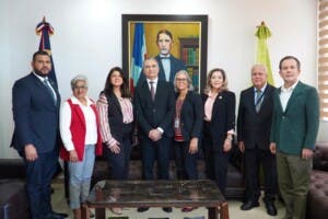 Presidente TSE recibe funcionarios de Hacienda, DIGECOG y Presupuesto