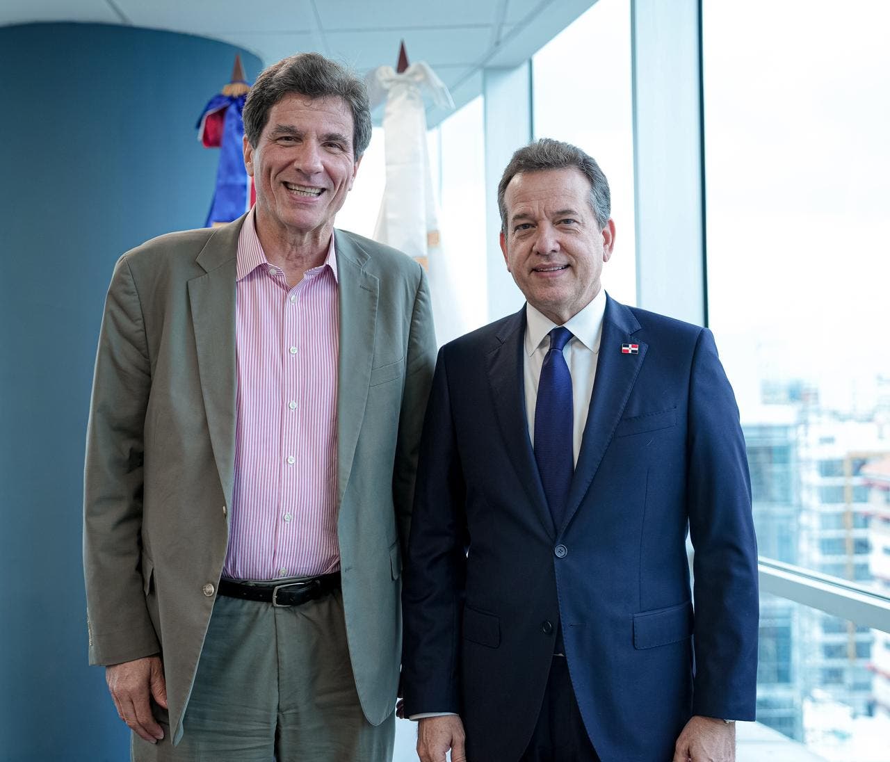 Bisonó recibe visita del subsecretario de José W. Fernández