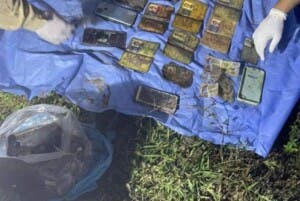 Hallan otras 2 osamentas en yola africana