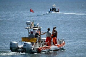 Recuperan dos cadáveres dentro del yate naufragado frente a Sicilia
