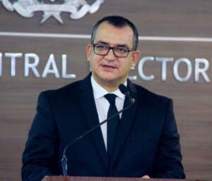 Creen presidente JCE debe seguir en posición
