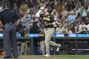 Manny Machado líder de jonrones en historia Padres