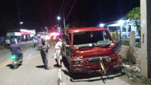 Tras accidente, padre de la Bombita Azua pide a Faride intervenir negocios a orilla de carreteras