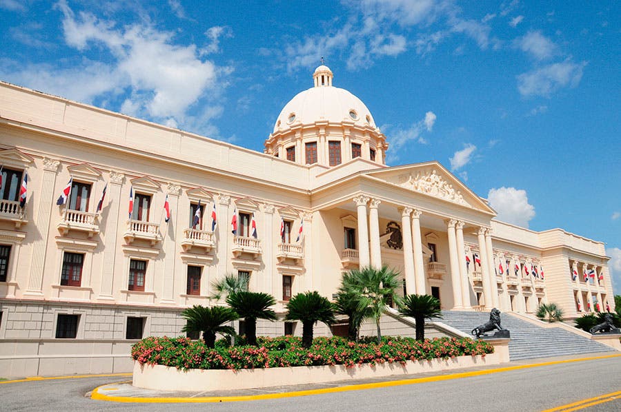 Gobierno reconoce 21 dominicanos destacados en el exterior