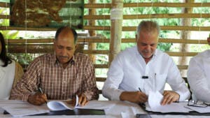 Realizan acuerdo para reforestar zona de hidroeléctricas en Monseñor Nouel