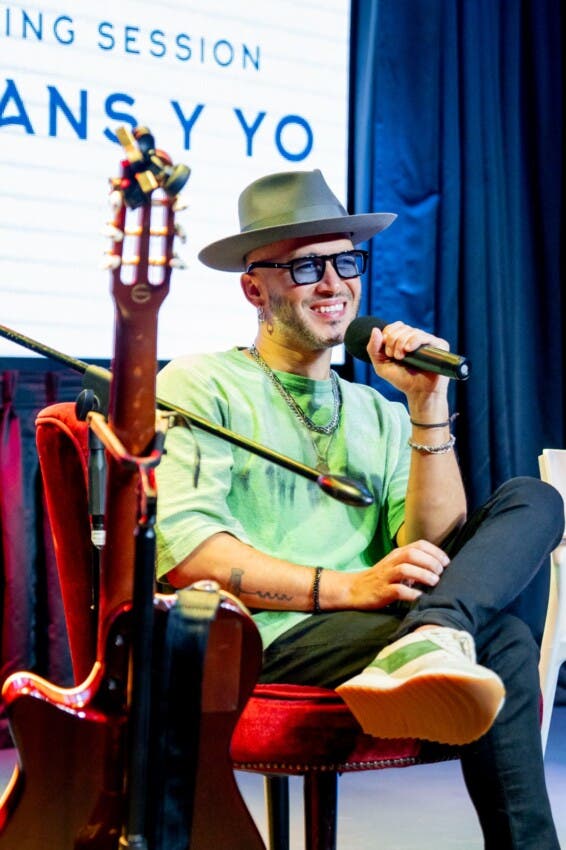 Zeo Muñoz realiza encuentro con fans en estreno de nuevo sencillo