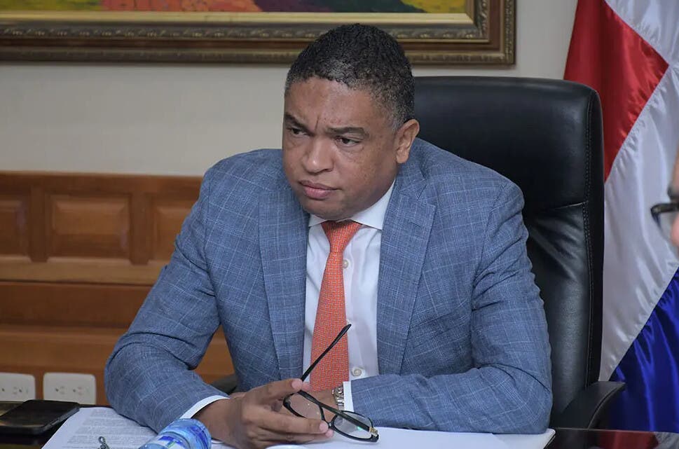 Yvan Lorenzo asegura gobierno es rápido aprobando préstamos