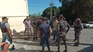 Tensión en cárcel del 15 de Azua tras secuestro y ataque a coronel Ricardo Bidó