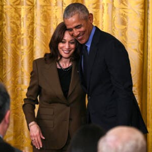 Obama recorrerá los estados clave en busca del voto para Kamala