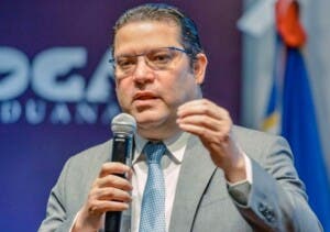 Director de Aduanas ve valor logística en RD