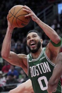 Celtics lucen favoritos para repetir en la NBA