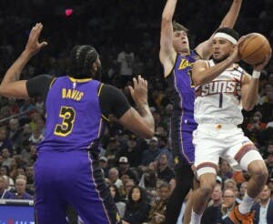 Booker y Durant lideran ataque de Suns ante Lakers