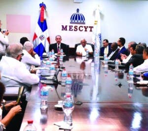Fusiones de ministerios: incertidumbre y retrasos en el proceso
