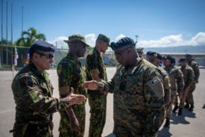 Primeros efectivos de Bahamas llegan a Haití para unirse a la misión multinacional
