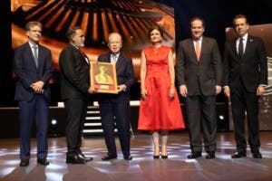 Gran Gala de Oro: José Luis Corripio Estrada y otros destacados son reconocidos por la FDC