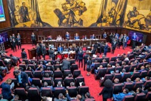 Debates sobre reforma a la Carta Magna continuarán este martes