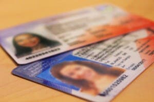 Gobierno eliminará restricción en renovación de licencia de conducir a mayores de 65 años