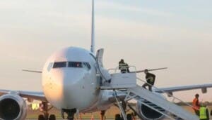 EEUU fleta segundo vuelo este año para deportar a chinos sin residencia