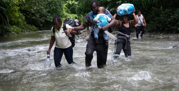 Solidaridad entre migrantes, la diferencia entre morir o sobrevivir a la selva del Darién