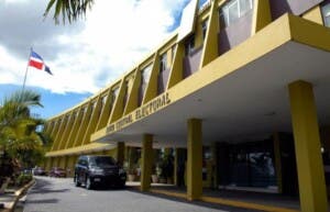 Senadores presentan ternas para ratificación de miembros de la JCE