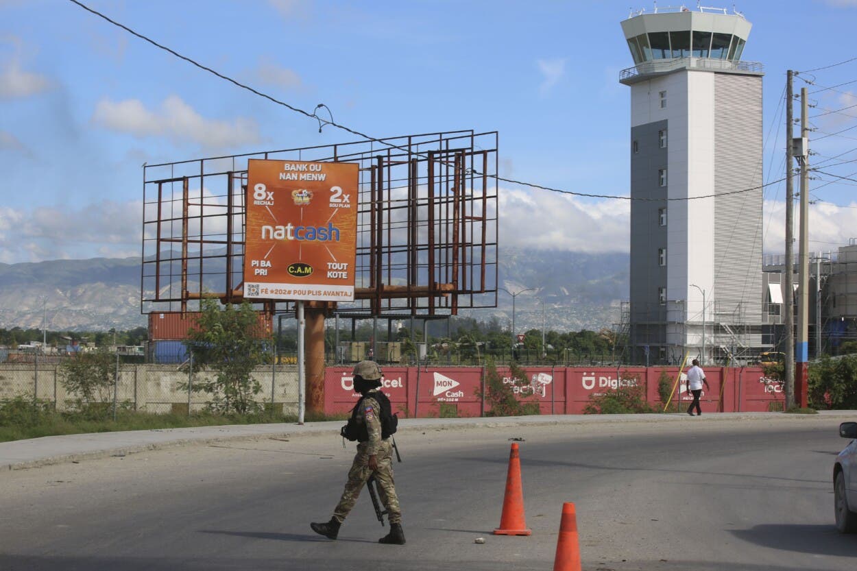 Capital de Haití se paraliza por segundo día consecutivo por violencia de bandas armadas