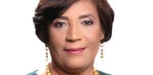 Regidores de La Vega juramentan a Amparo Custodio como alcaldesa