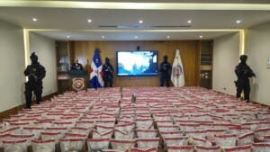 Decomisan 2.1 toneladas de cocaína en Caucedo, es el mayor alijo incautado en la historia en RD