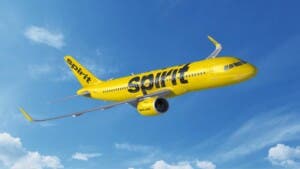 Aerolínea de bajo coste veta a pasajeros descalzos, con poca ropa o tatuajes ofensivos