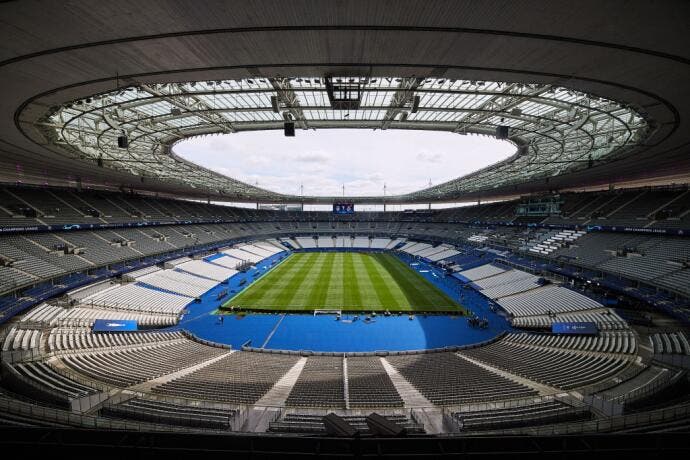 En torno al Estadio de Francia, habrá "un doble control", un primero en el perímetro de protección y luego en las entradas de las instalaciones.