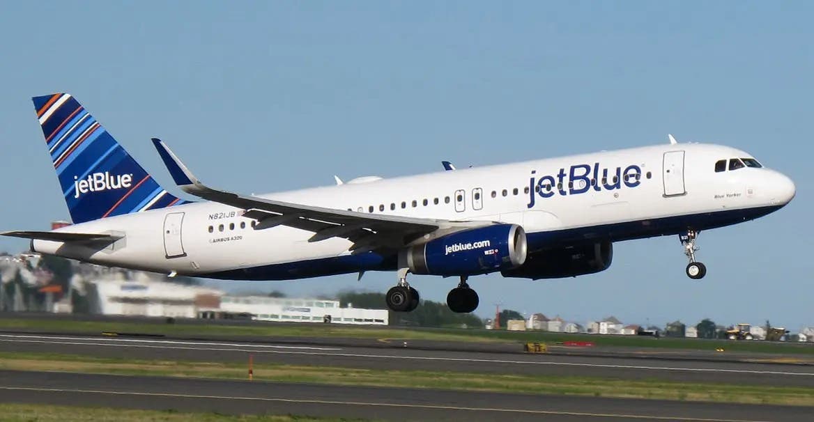 También un vuelo de JetBlue fue tiroteado desde tierra en Puerto Príncipe