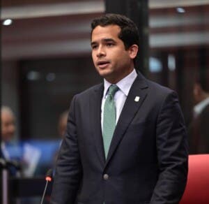 Omar Fernández expresa preocupación por cantidad de partos de haitianas en RD