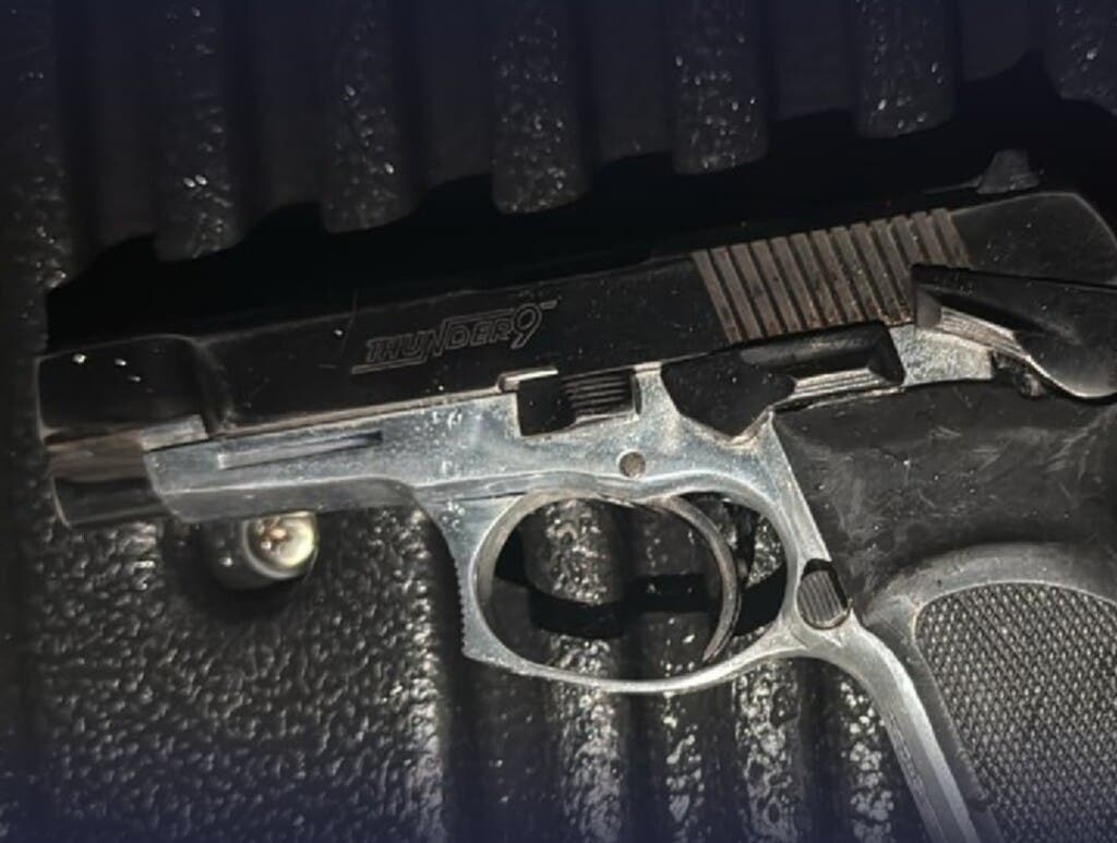 La Policía indicó que en poder de “Diablo rojo” se ocuparon dos armas de fuego