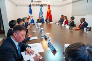 Parlacen y asambleístas de China se reúnen para fortalecer cooperación bilateral