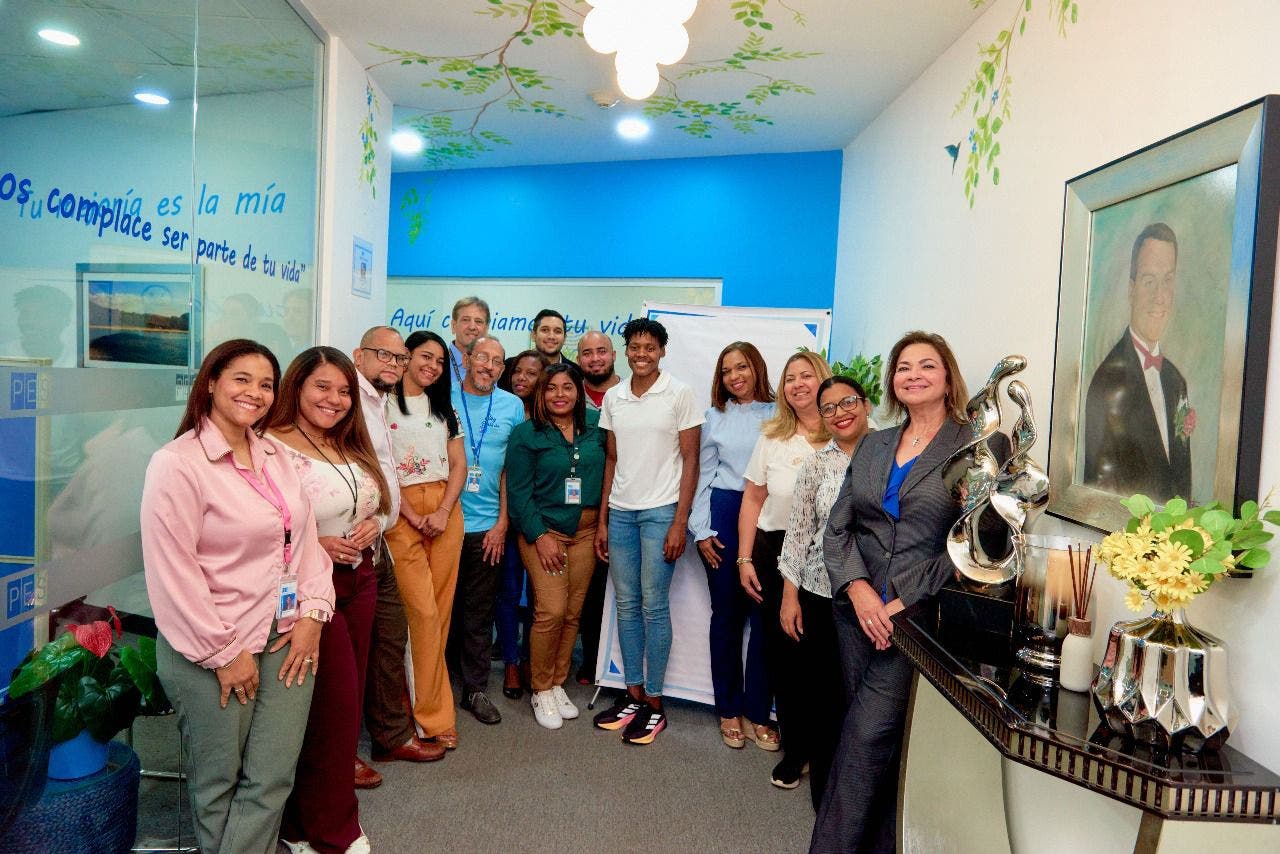 Marileidy Paulino inicia estudios aprendizaje del idioma inglés