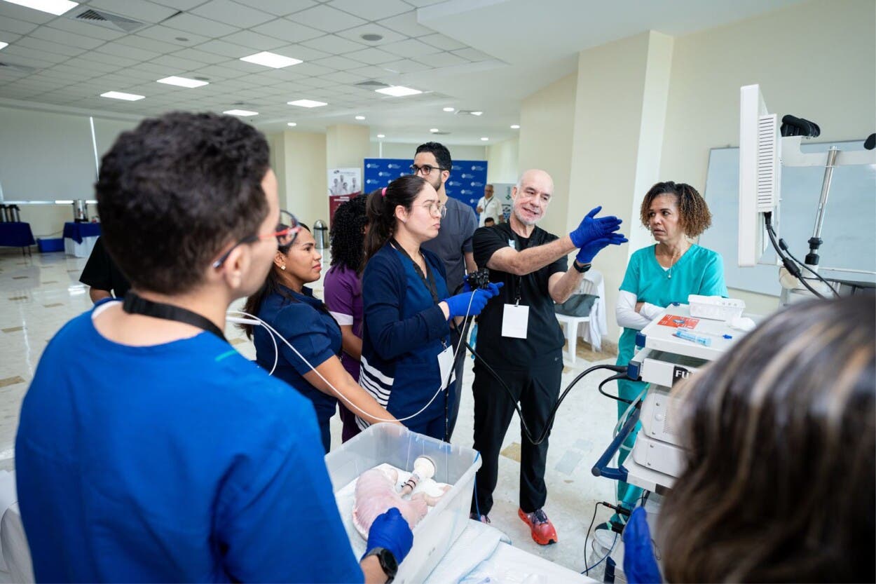 Centro de estudios digestivos Homs ofrece curso de endoscopía terapéutica 