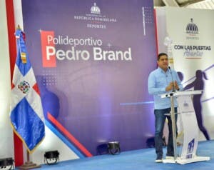 Raquel Peña y Kelvin Cruz reinauguran Polideportivo de Pedro Brand